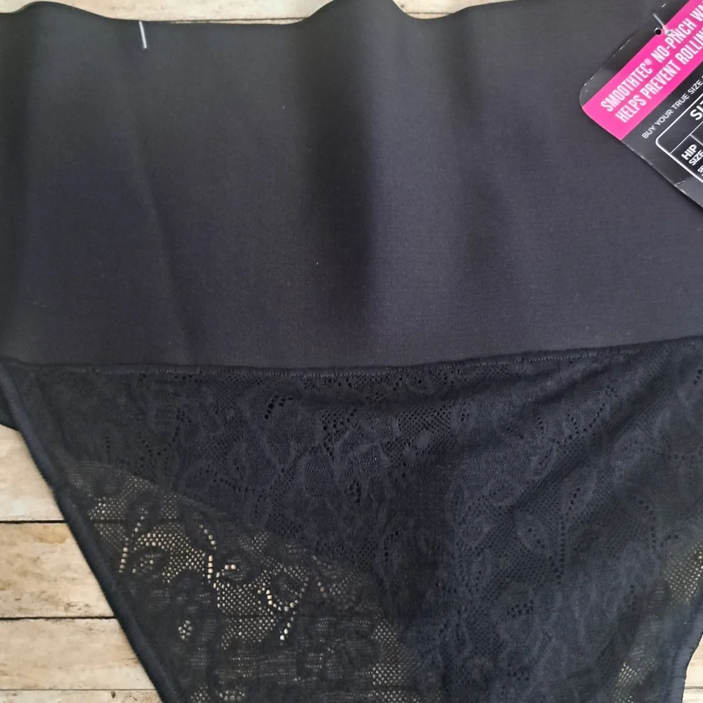 Maidenform bundle three